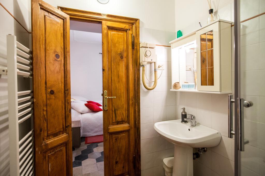 Triple Room Private Bathroom,157004589:JPEG